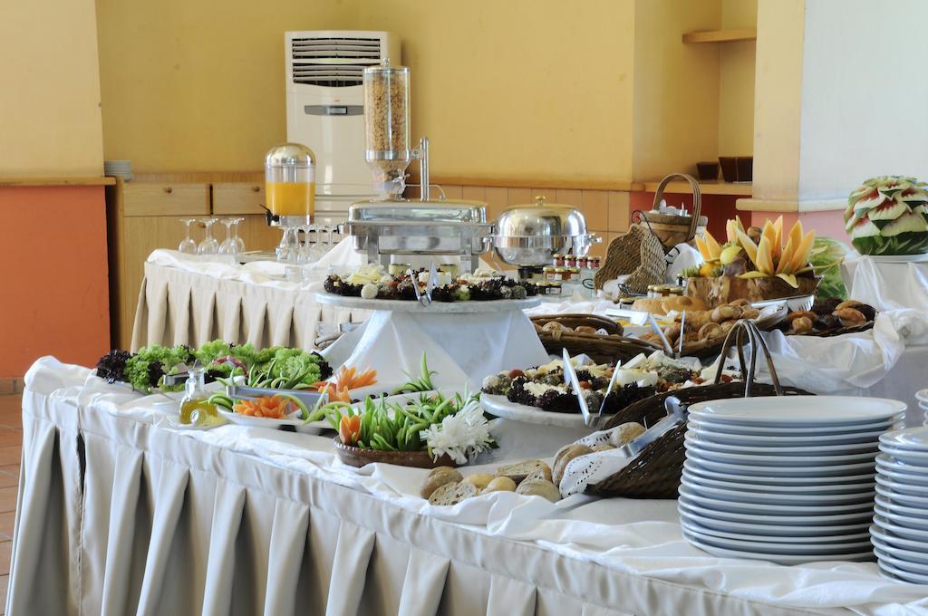 Country Lodge Hotel & Resort Beirut Exteriör bild
